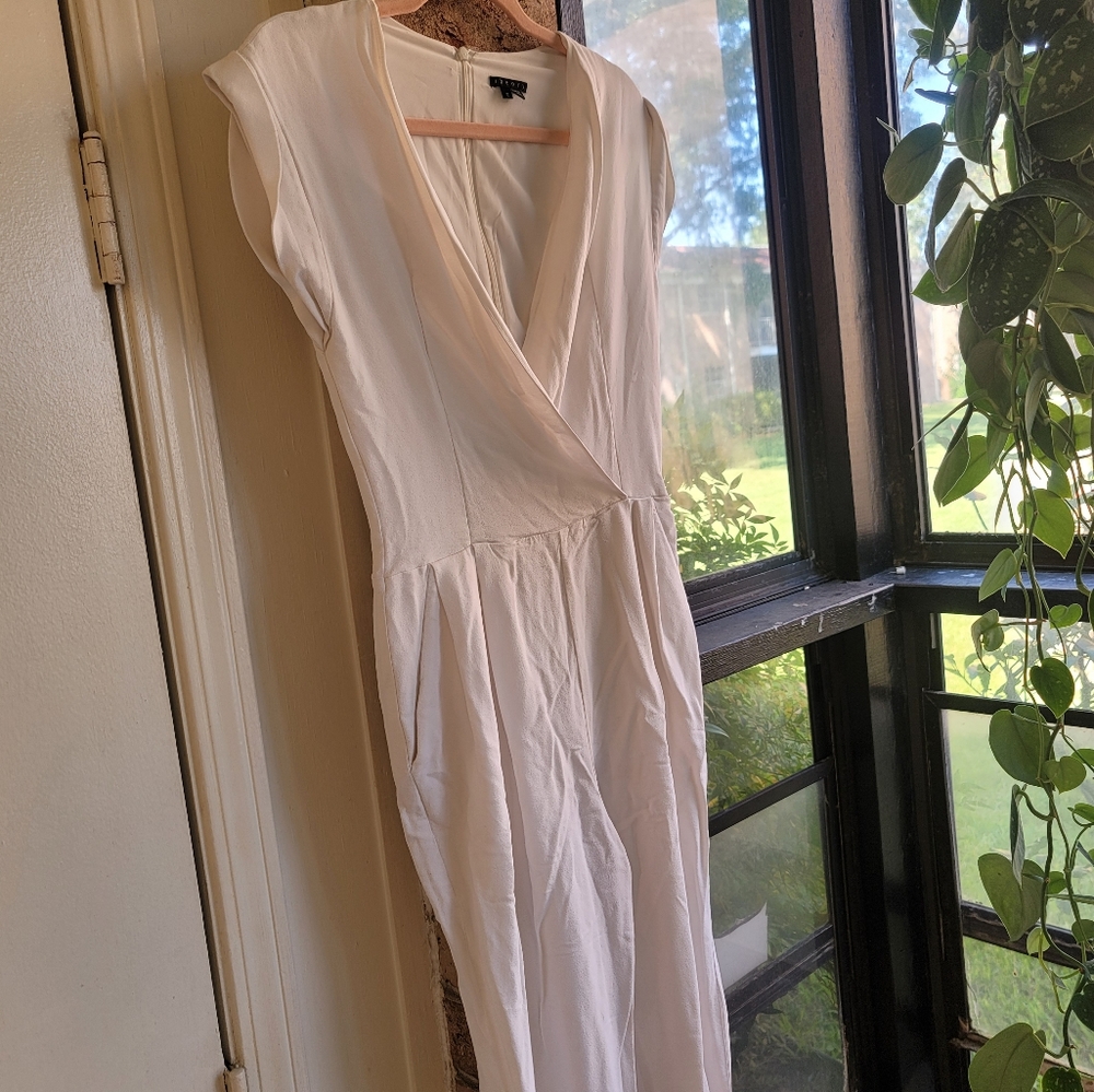 Theory silk jumpsuit size 10 fits like 8 - Picture 9 of 13